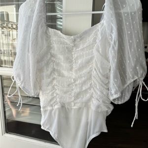 NWOT lulus white lace bodysuit size S